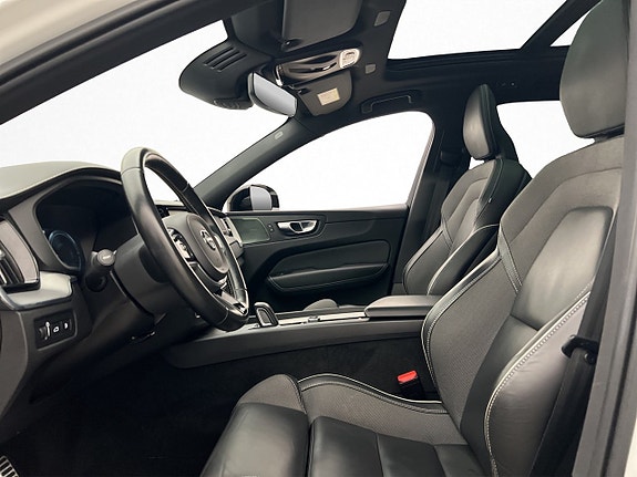Volvo XC60 15 of 30