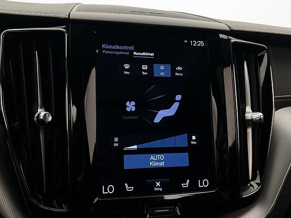 Volvo XC60 26 of 30