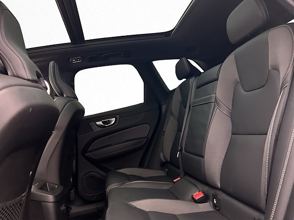 Volvo XC60 16 of 30