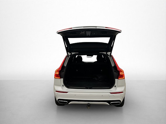 Volvo XC60 10 of 30
