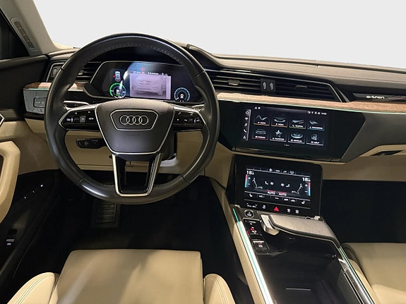 Audi e-tron 9 of 13