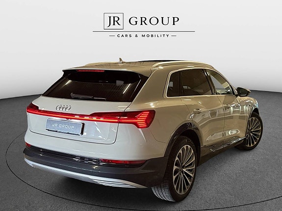 Audi e-tron 6 of 13
