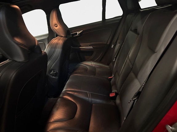 Volvo V60 14 of 19