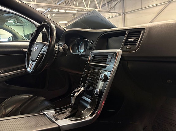 Volvo V60 16 of 19