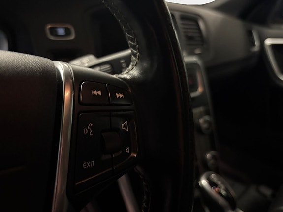 Volvo V60 13 of 19