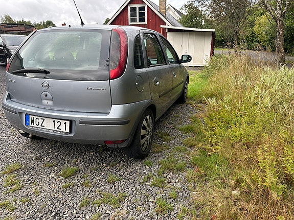Opel Corsa 4 of 9