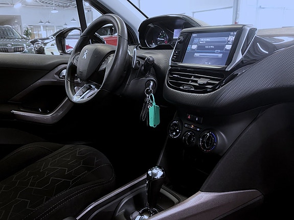 Peugeot 2008 11 of 14