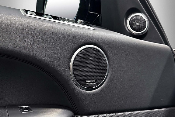 Land Rover Range Rover Sport 17 of 24
