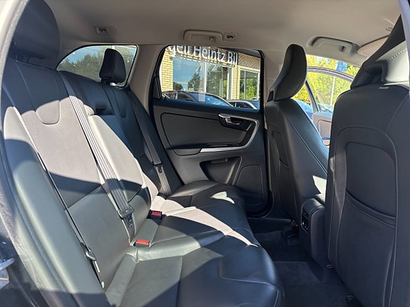 Volvo XC60 18 of 26