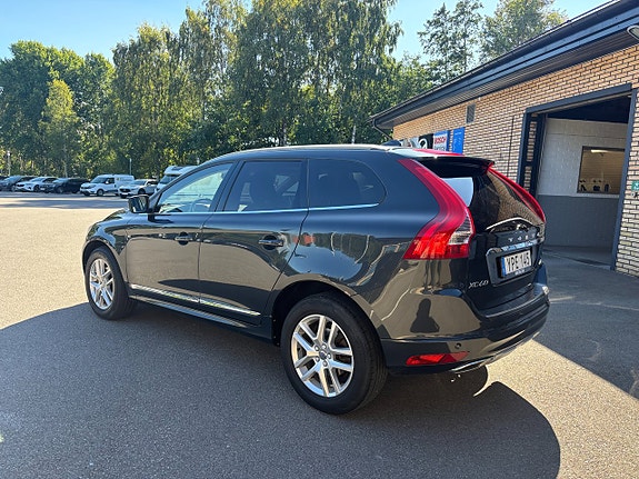 Volvo XC60 3 of 26