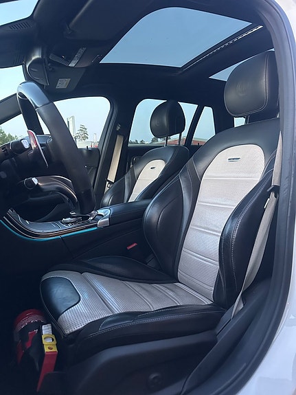 Mercedes-Benz C63 7 of 26