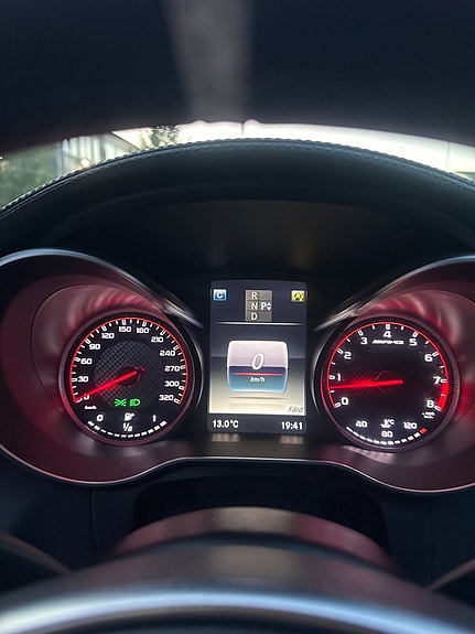 Mercedes-Benz C63 15 of 26