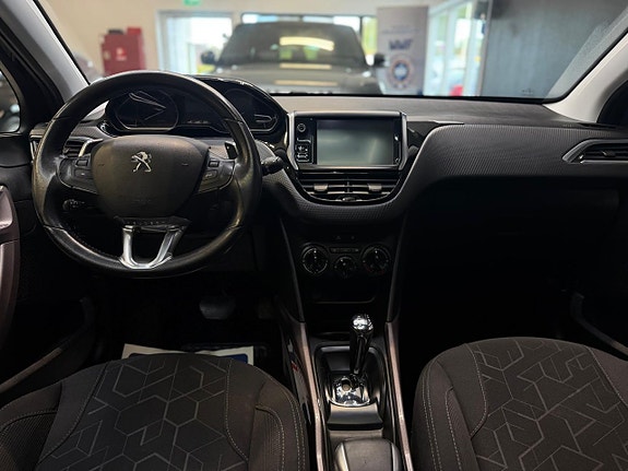 Peugeot 2008 8 of 24