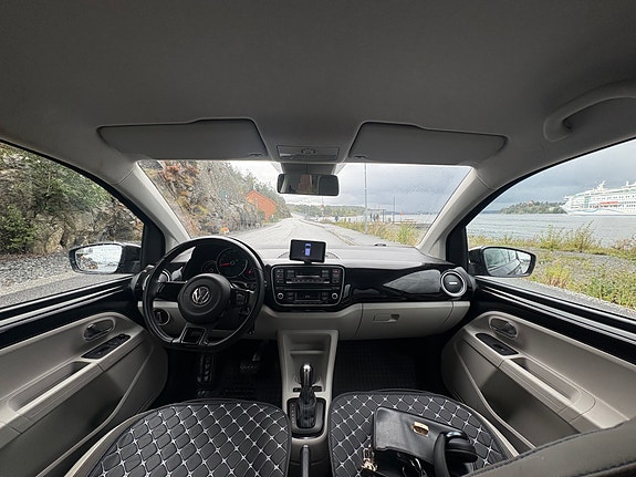 Volkswagen e-Up! 11 of 20