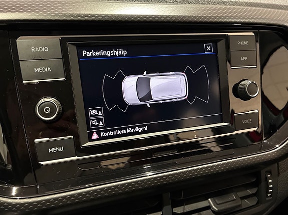 Volkswagen T-Cross 14 of 16