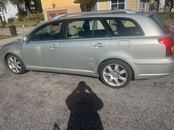 Toyota Avensis 5 of 6