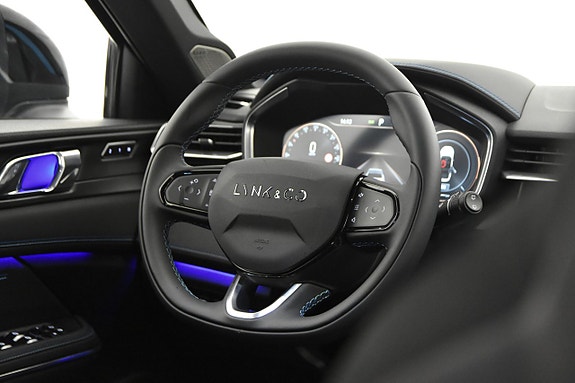 Lynk & Co 01 16 of 24