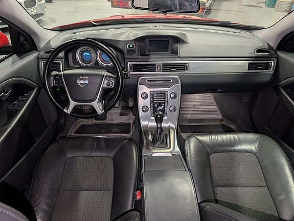 Volvo V70 7 of 11