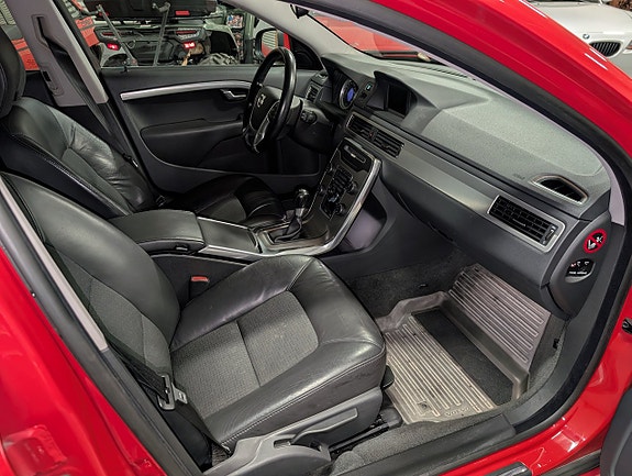 Volvo V70 8 of 11
