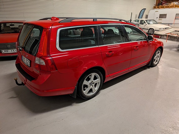 Volvo V70 3 of 11