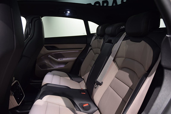 Porsche Taycan 4S 13 of 21
