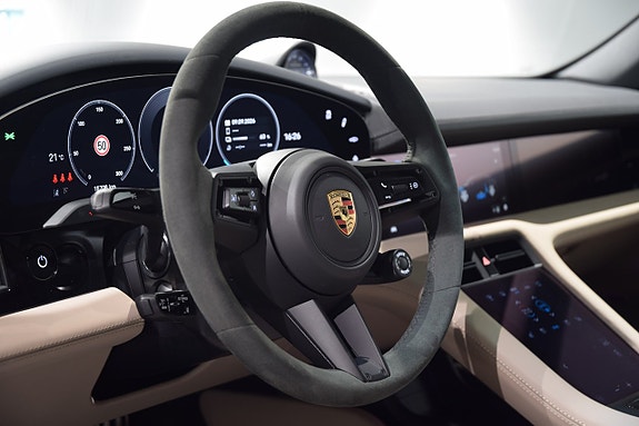 Porsche Taycan 4S 5 of 21