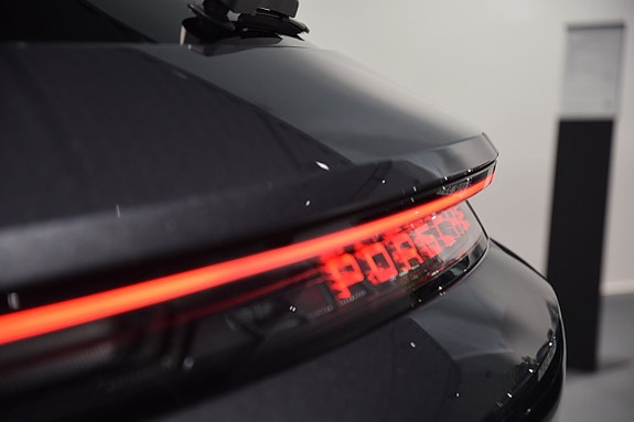 Porsche Taycan 4S 16 of 21