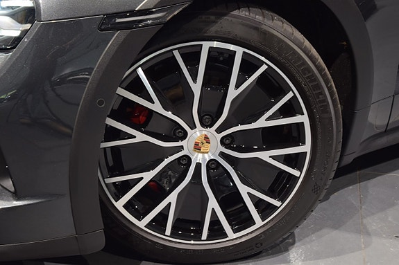 Porsche Taycan 4S 2 of 21