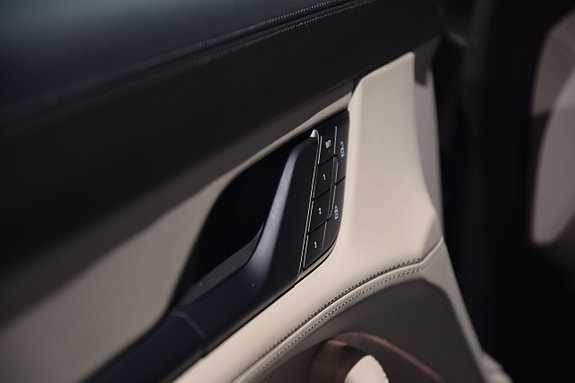 Porsche Taycan 4S 9 of 21
