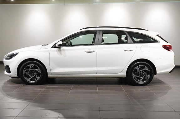 Hyundai i30 2 of 15