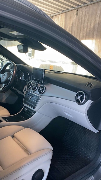 Mercedes-Benz GLA220 d 11 of 11