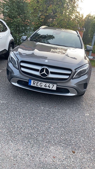 Mercedes-Benz GLA220 d 4 of 11
