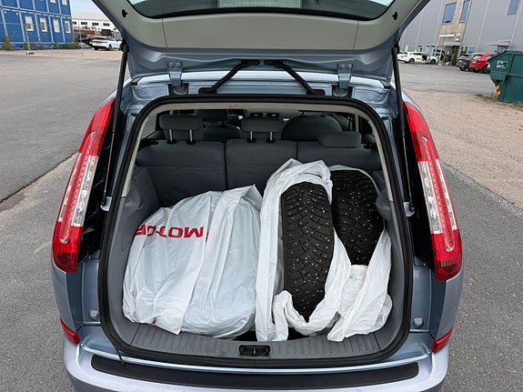 Ford C-Max 5 of 8