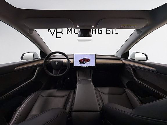 Tesla Model Y 12 of 19