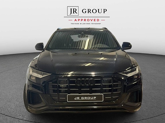 Audi Q8 2 of 14
