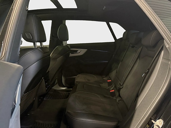 Audi Q8 11 of 14