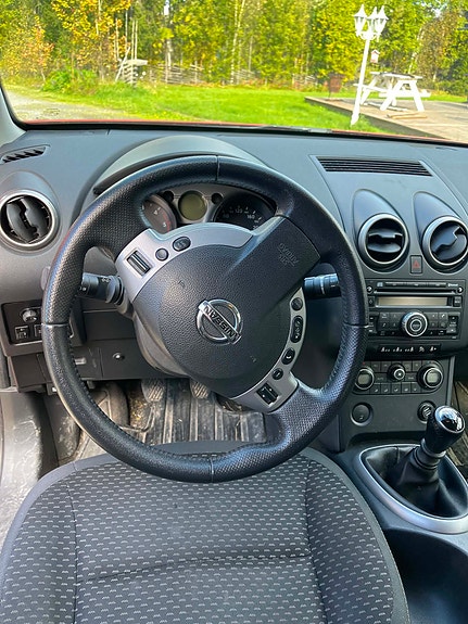 Nissan Qashqai 2 of 4