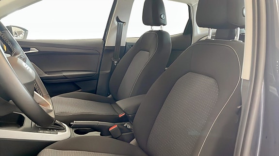 Seat Arona 8 of 12