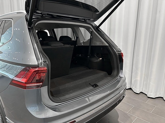 Volkswagen Tiguan Allspace 4 of 19