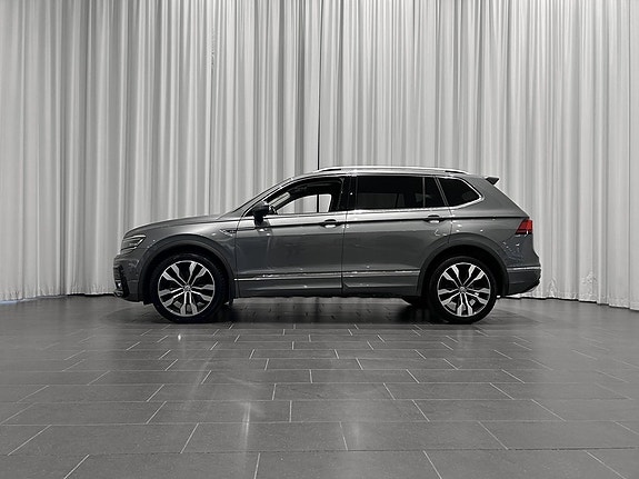 Volkswagen Tiguan Allspace 2 of 19