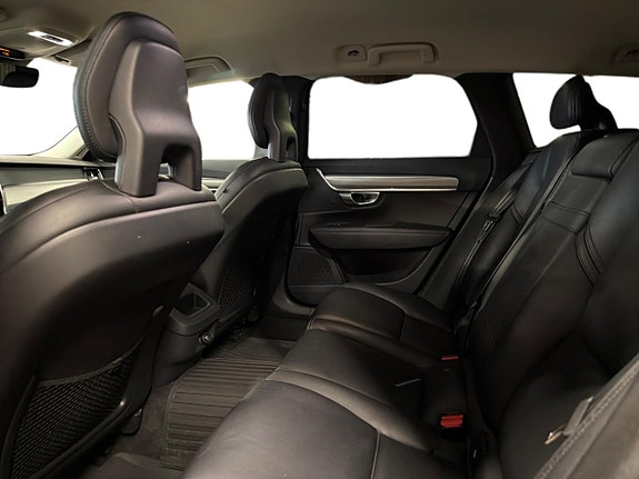 Volvo V90 Cross Country 9 of 18