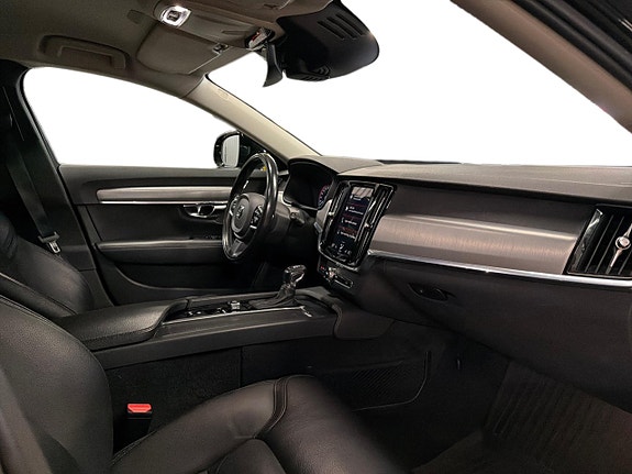 Volvo V90 Cross Country 8 of 18