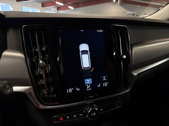 Volvo V90 Cross Country 13 of 18