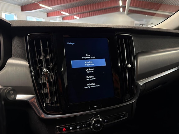 Volvo V90 Cross Country 14 of 18