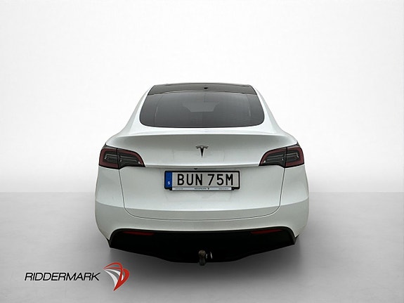 Tesla Model Y 8 of 30