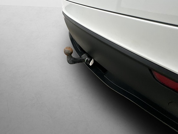 Tesla Model Y 10 of 30