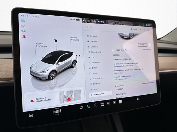 Tesla Model Y 25 of 30