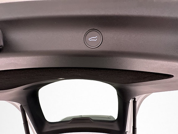 Tesla Model Y 12 of 30