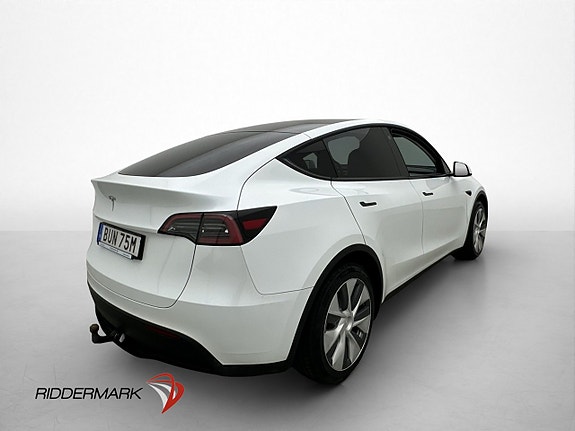Tesla Model Y 9 of 30