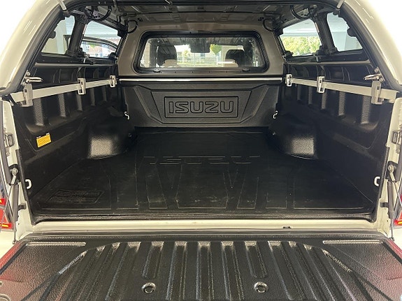 Isuzu D-max 9 of 16